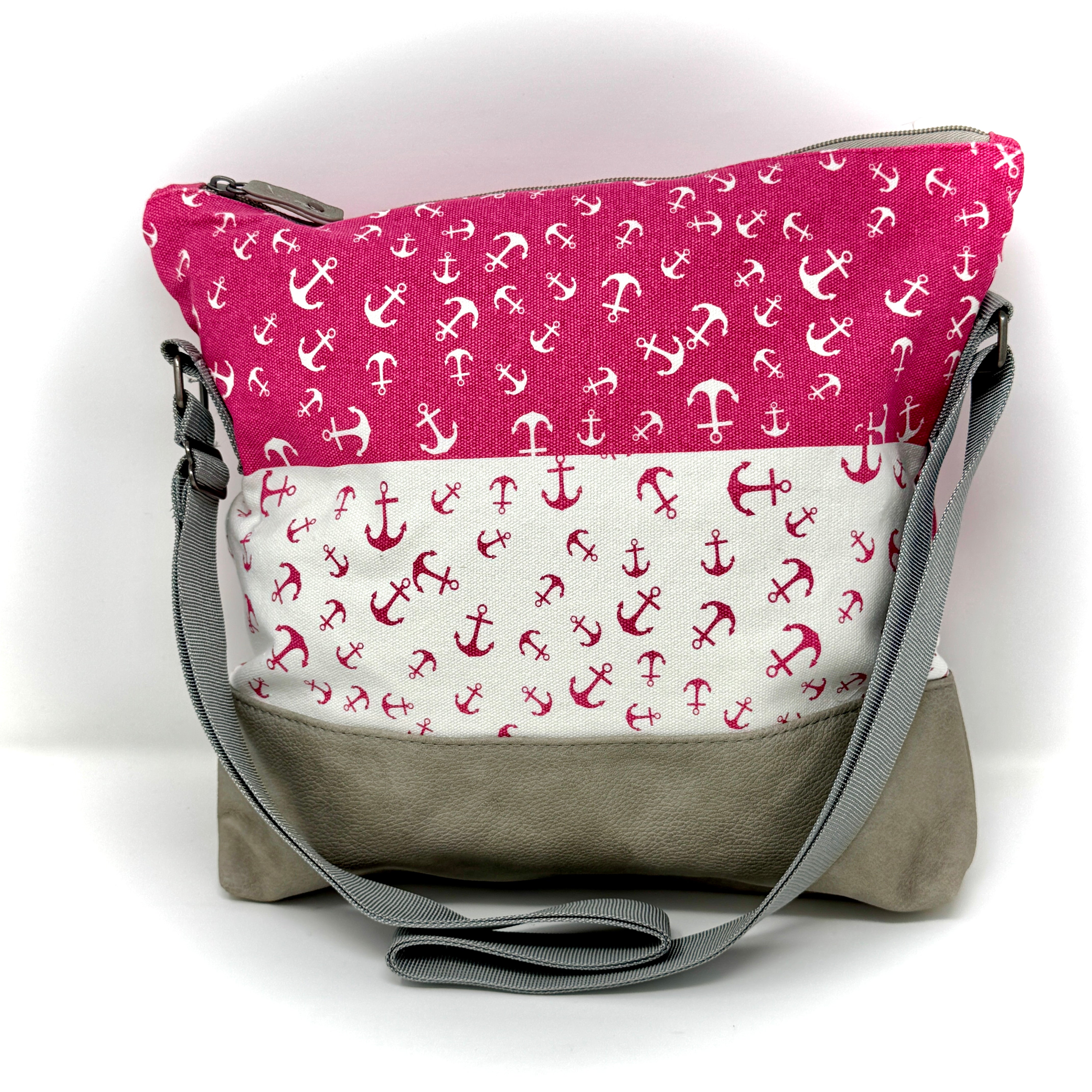 Maritime Umhängetasche „Ankertraum“ in Hellblau mit Anker-Muster, auch in Pink, Blau & weiteren Farben erhältlich – vegan und wasserabweisend